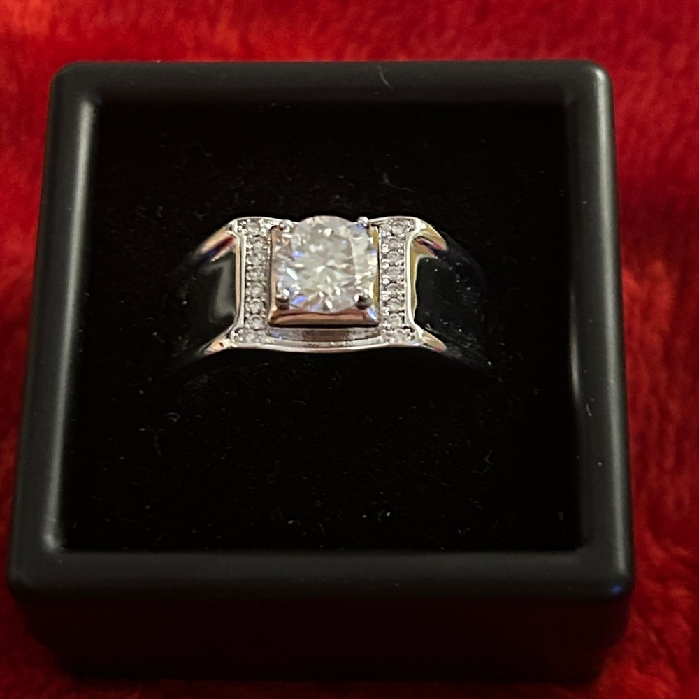 Certified 1.0 Moissanite size 10 Unisex‎ Ring